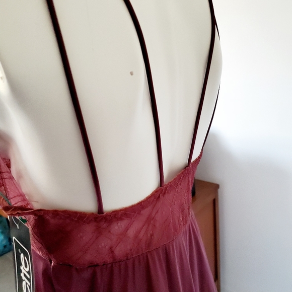 VASSARETTE maxi nightgown with sheer robe 32 - Picture 4 of 8